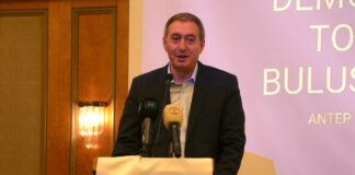 “Suriye’yi bir kenara bırakın. Orası kendi çözümünü arıyor. Artık gözleri Ankara’ya çevirelim”