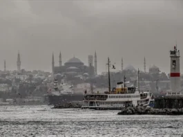 İstanbul’da hava sıcaklığı saat saat düşecek. Valilikten 15 ilçe için kar uyarısı