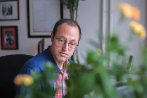 Meraksızlığın dili