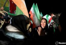 Avusturalya’dan dönen İranlı kadın futbolcular için Tahran’da karşılama töreni: “Benim seçimim, benim vatanım”