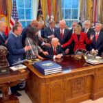 Haç gölgesinde güç kutsaması: Trump’ın dua şovu ve ABD başkanlarının kutsama törenleri