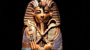 Altın maskenin altındaki korku: Neden Akhenaton değil de Tutankhamun?