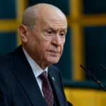 Bahçeli: Mahkeme salonunu şov alanına çevirenler zavallı aymazlardır
