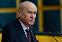 Bahçeli: Mahkeme salonunu şov alanına çevirenler zavallı aymazlardır