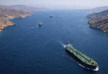 İran duyurdu: Hürmüz Boğazı açıldı