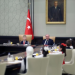 23 Nisan makam değişimleri: Kara kediler girsin araya