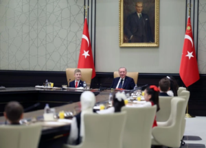 23 Nisan makam değişimleri: Kara kediler girsin araya