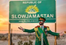 Çölde “diktatörlük” kurdu: 25 bin kişi gönüllü tebaa oldu