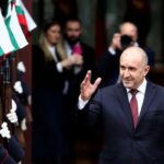Bulgaristan’da Rusya’ya yakın Radev ezici zafer kazandı