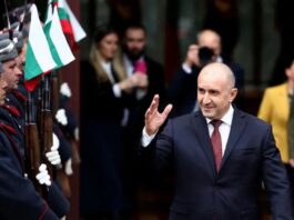 Bulgaristan’da Rusya’ya yakın Radev ezici zafer kazandı