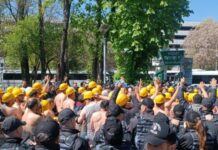 Direne direne kazandılar! Doruk madeni işçilerinin maaşları yattı