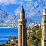 Antalya: Ateşin ortasındaki cennet