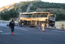 Denizli’de katliam gibi kaza: Otobüs bariyerlere çarpttı, yangın çıktı 8 kişi can verdi