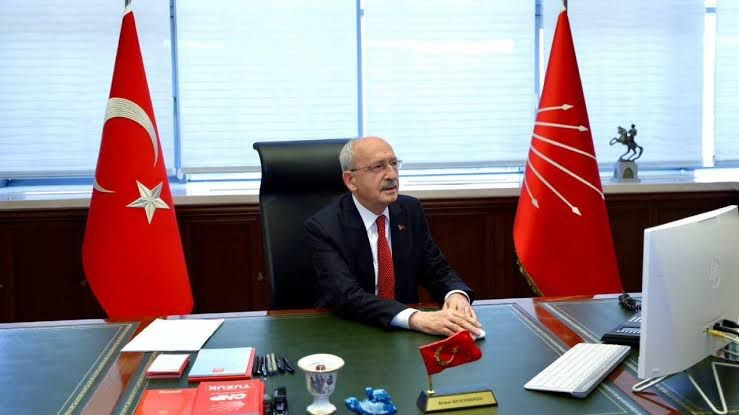 Kılıçdaroğlu “kurultaya götüreceğim” dedi, Özel, MYK’yı Meclis’te topladı