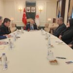 Akın Gürlek, Rojin Kabaiş’in ailesiyle görüştü: “İntihar mı cinayet mi çözmemiz lazım”