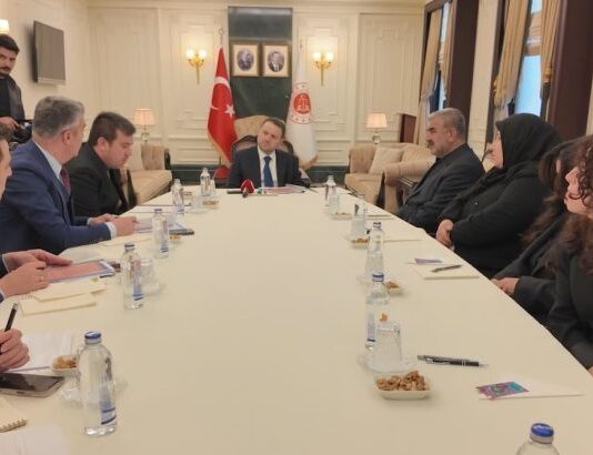 Akın Gürlek, Rojin Kabaiş’in ailesiyle görüştü: “İntihar mı cinayet mi çözmemiz lazım”