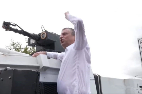 Ankara’da tarihi rezalet: Polis, gaz sıkarak CHP Genel Merkezi’ne girdi