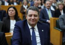 İyi Parti İstanbul Milletvekili Ersin Beyaz, partisinden istifa etti