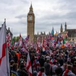 İngiliz aşırı sağı Londra’da gövde gösterisi yaptı: Çarşaflı kadınlar aşağılandı