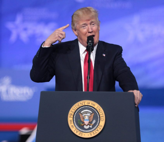 Trump, Aziz Nesin’in Zübük karakteri gibi konuştu: Bunlar katıksız, dinsiz komünistler, kiliseleri kapatacaklar