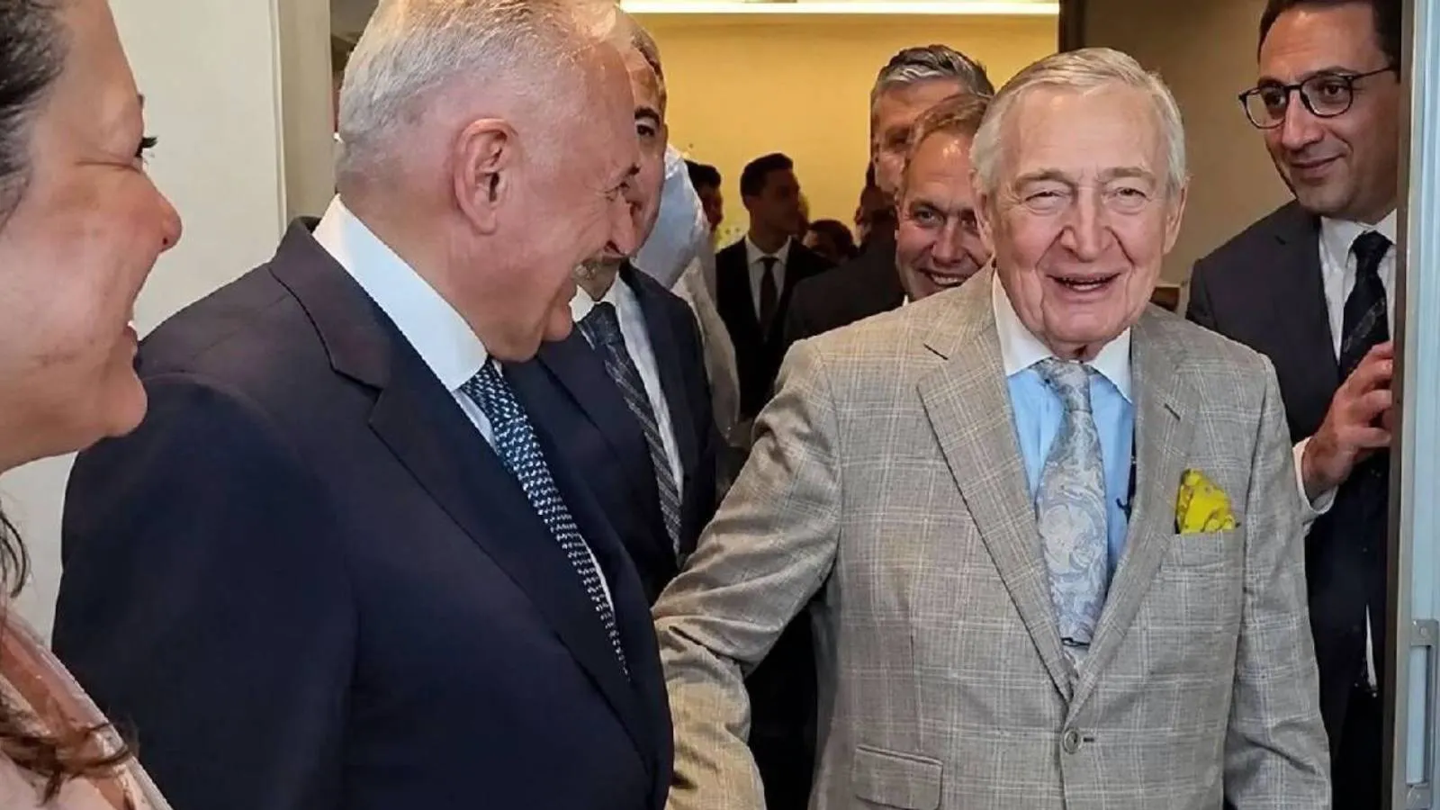 Koç’un ‘Kürt kadın’ fıkrasına gülen Binali Yıldırı