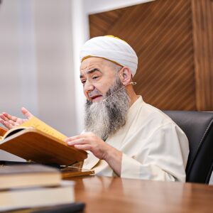 Cübbeli Ahmet, “Kabirden talimat alıyorum” dedi, ortalık karıştı