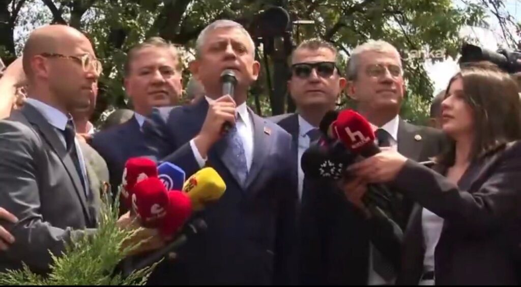 Yavaş sağduyu çağrısı yaptı, Kılıçdaroğlu grup toplantısını genel merkeze aldı