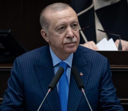 “Gazi Mustafa Kemal’in kurduğu partiyi pavyon masalarına düşüren de kendileridir”
