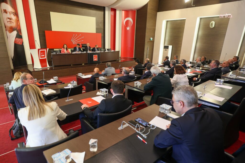 Özelci 28 PM üyesi istifa etti ama istifaları kabul edilmedi