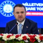 Gürlek, kendisi için yaptırım isteyen Avrupalı parlamenterin dosyasını açtı: “Belediyeciliği tartışmalı AP üyesi”