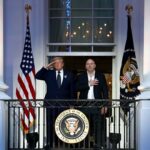 Trump 80. yaşını Beyaz Saray’da kafes dövüşü ile kutladı: Dövüşçüler Oval Ofis’ten yürüdü, gökyüzünde 12 jet uçtu