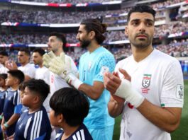 Ateşkes sonrası İran Los Angeles’ta iki golle bir puanı aldı, tribünlerde farklı İranlar vardı