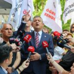 Özgür Özel: “Ekrem’i de Mansur’u da satmak Türkiye’nin geleceğini satmaktır”