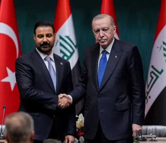 Ankara’da canlı yayında imza krizi…