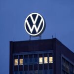 Ucuz Çin arabalarına karşı Volkswagen batmamak için çırpınıyor: 100 bin işçi çıkarılabilir, Lamborghini ve Ducati satılabilir