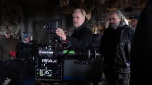 Yapay zekâya Nolan direniyor, Hollywood beyaz bayrak yolunda.