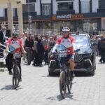 Vali Çiçek Ardahan’a veda etti: Bisikletli sporcular Çiçekli’ye eşlik etti
