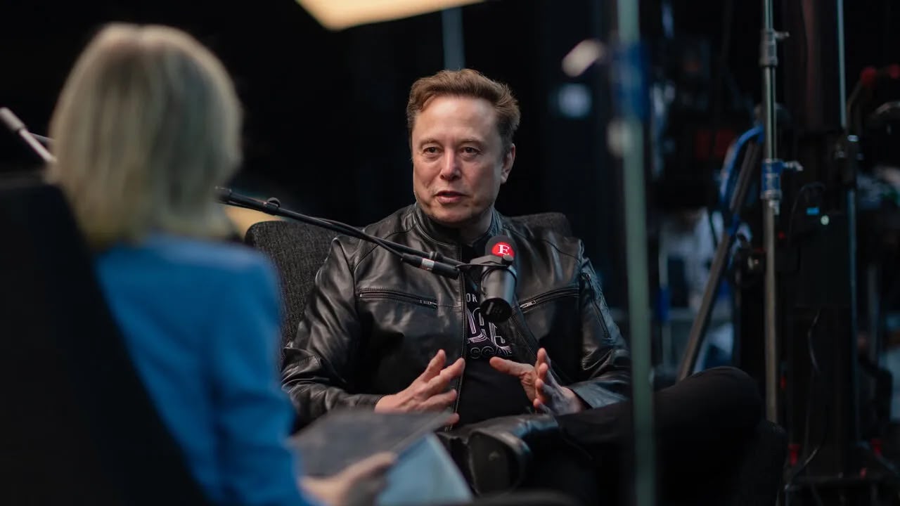 Elon Musk’a “Müslüman karşıtı mısın?” diye soruldu, cevap verirken “hayır” diyemedi