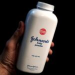 Elindeki pudrayı hemen bırak: Johnson & Johnson, pudra kansere yol açtığı için açan 69 bin davalıya 5,5 milyar dolar verdi