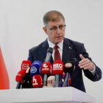 İzmirli ‘muhalif medya’ transfere hazır: “Cemil Tugay yalnız bırakıldı, AK Parti’ye geçmeli”