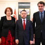 Bakan Gürlek, Behçet Oktay ve Uğur Mumcu’nun aileleriyle görüştü