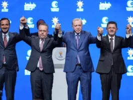 İstanbul’da üç CHP’li belediye AK Partili oldu