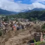 Bir anda bastırdı, her şeyi önüne kattı! Nepal’de sel felaketi: Yüzlerce kişi kayıp