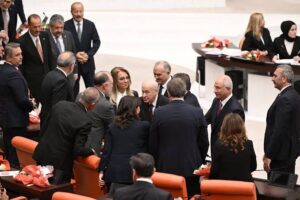Birbirimizle Konuşmaya Cesaret Edebilir Miyiz?