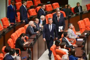 İSTEMEZÜK!
