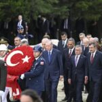 30 Ağustos’ta devlet erkanı Anıtkabir’de: Bahçeli ile Kılıçdaroğlu yan yana yürüdü