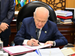 İlk imza Bahçeli’den: “Demirtaş evine, Ahmetler görevine, Öcalan umut hakkına kavuşmalıdır”