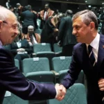 Özel’den Kılıçdaroğlu ile el sıkışmasına ilişkin açıklama: Butlana meşruiyet verdiğimi iddia etmekle İsmet Paşa’ya asker kaçağı demek aynı şey!