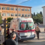 Manisa’da okul önünde silahlı saldırı: Yaralı öğrenciler var!