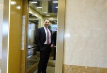 Acemoğlu: Otomasyon arttıkça demokrasi üzerindeki baskı büyüyor